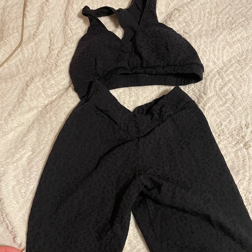 Lici fit midnight cheetah size m/l